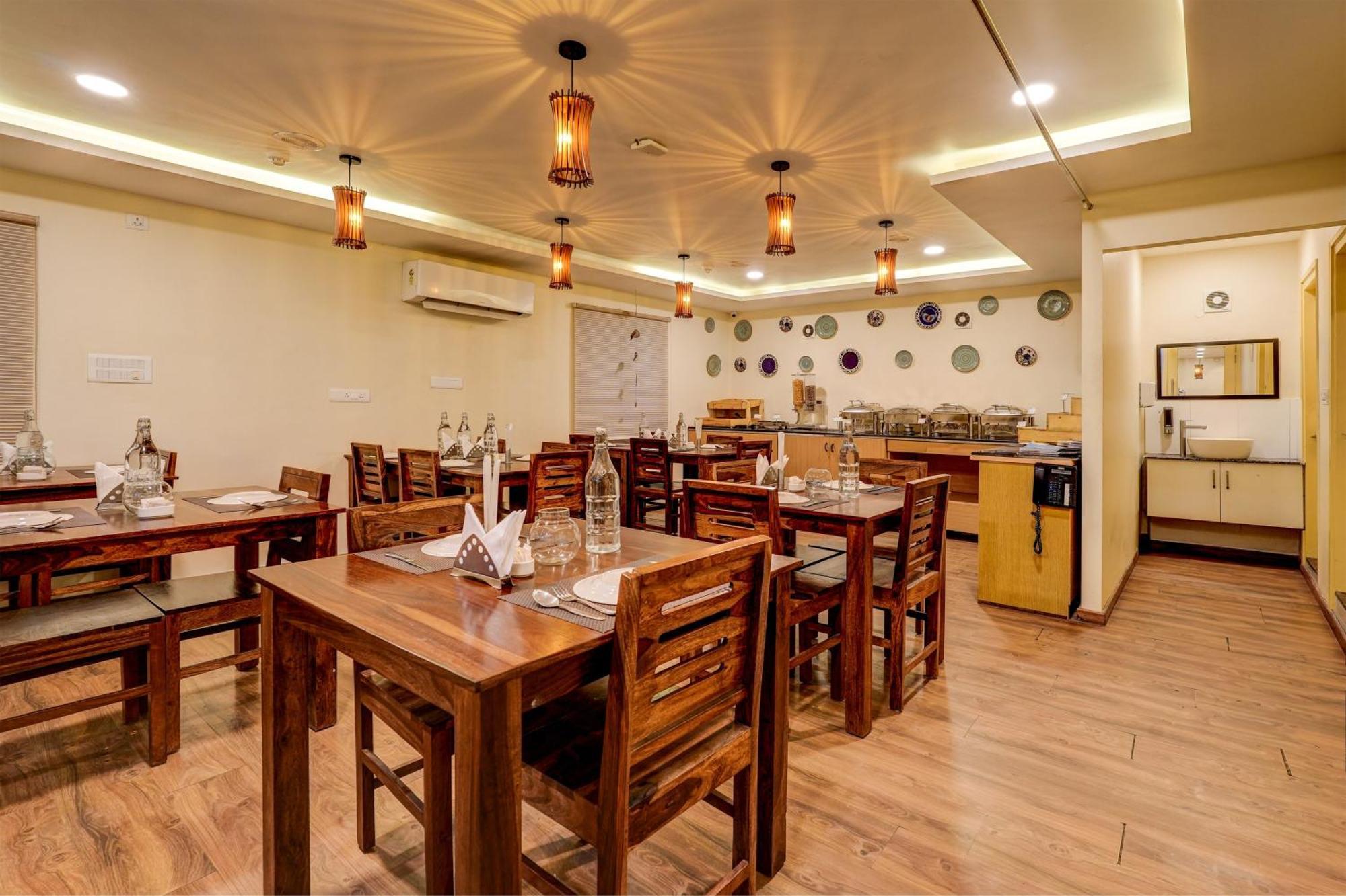 Hotel Townhouse 076 Hebbal à Bangalore Extérieur photo