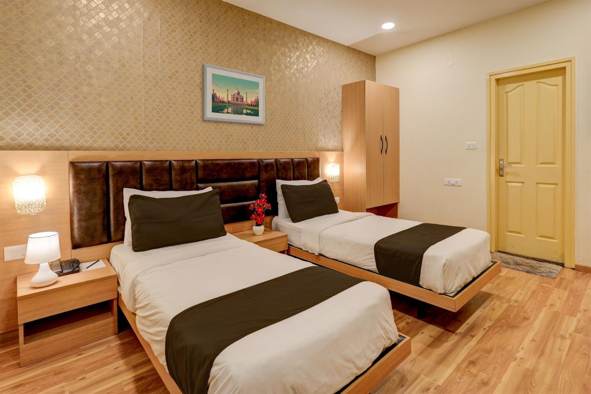Hotel Townhouse 076 Hebbal à Bangalore Extérieur photo