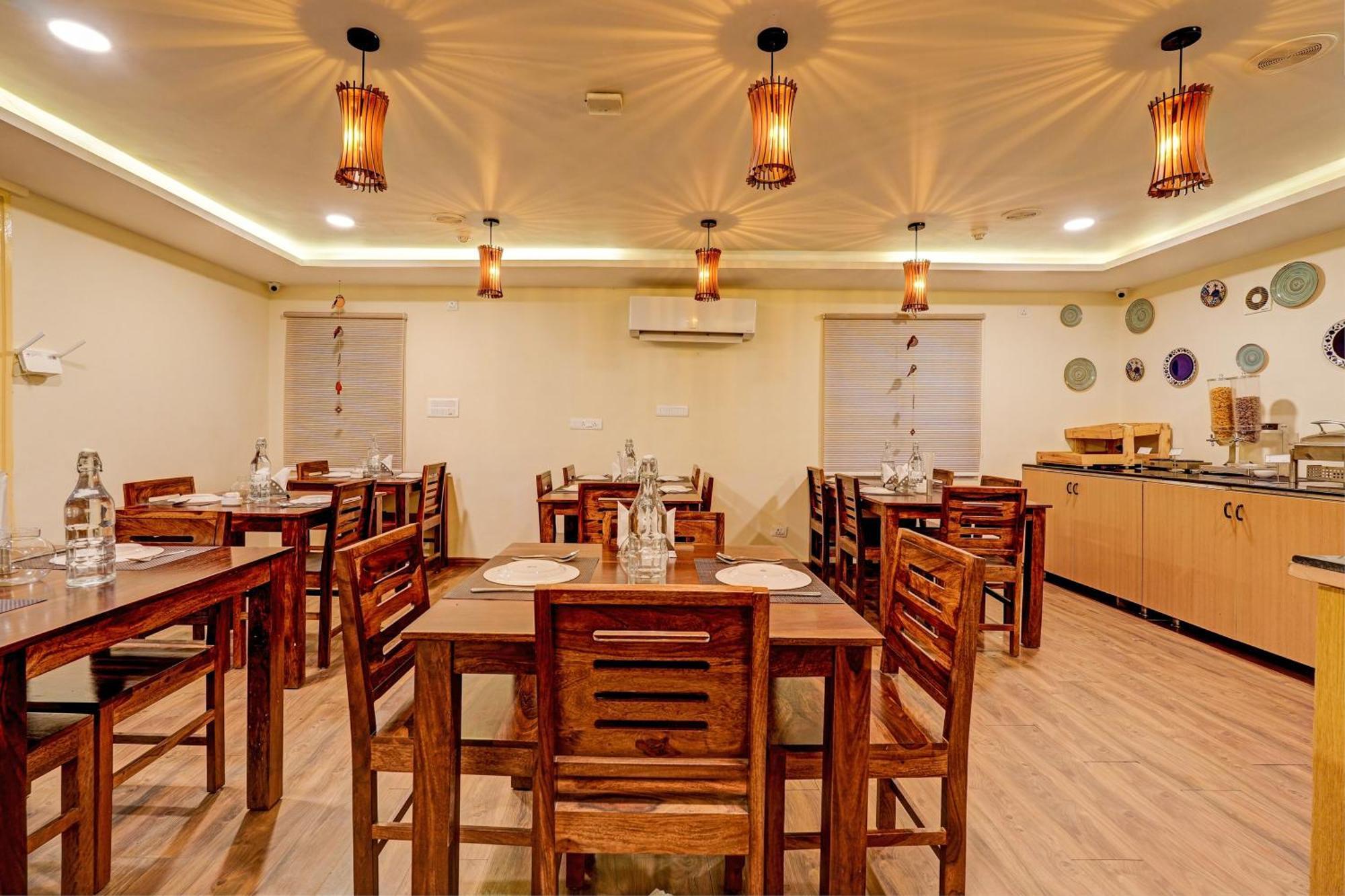 Hotel Townhouse 076 Hebbal à Bangalore Extérieur photo
